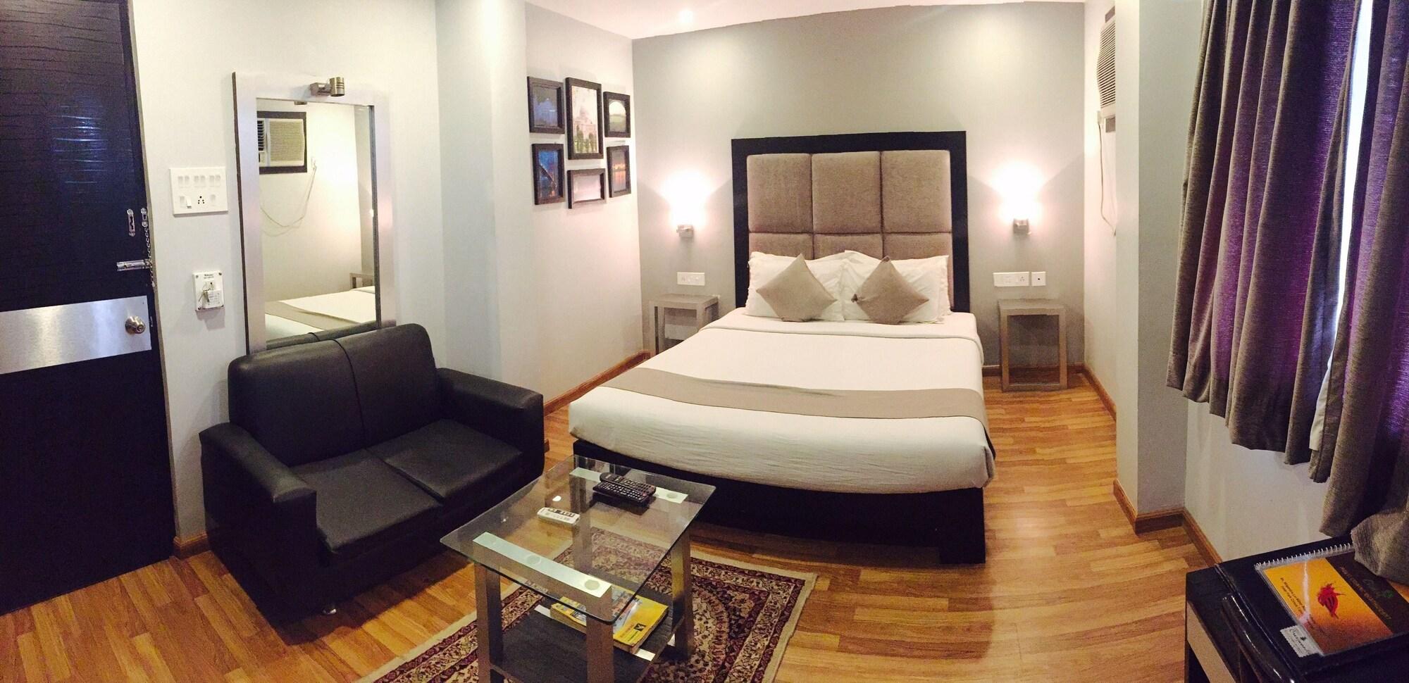 Hotel Crestwood Kalkutta Kültér fotó