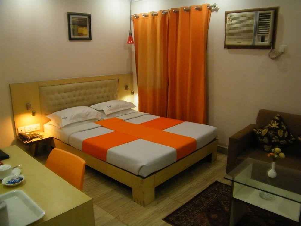 Hotel Crestwood Kalkutta Kültér fotó