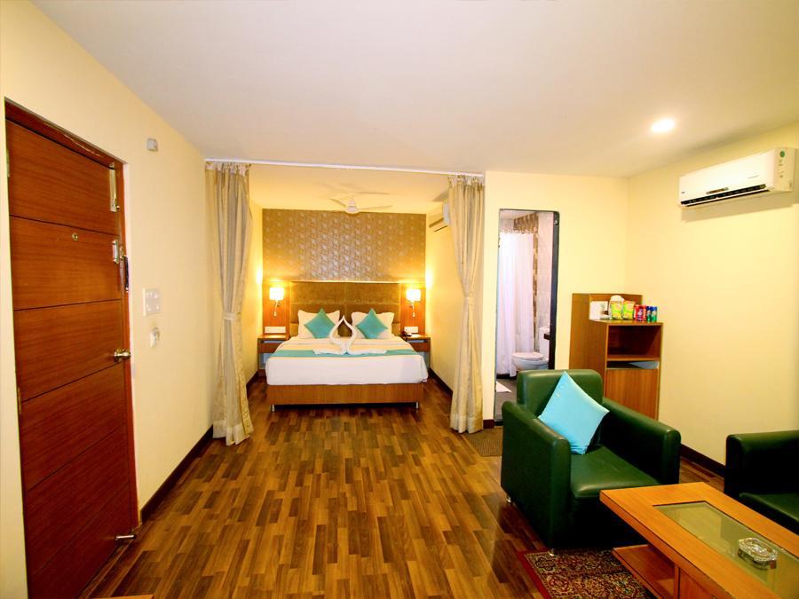 Hotel Crestwood Kalkutta Kültér fotó