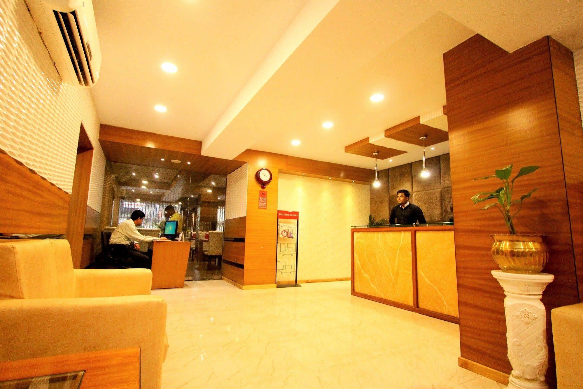 Hotel Crestwood Kalkutta Kültér fotó